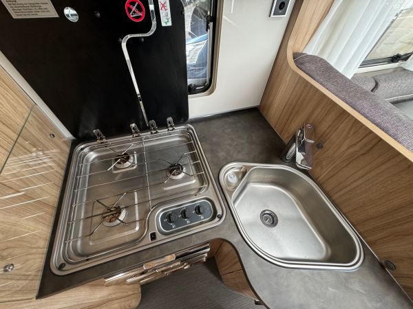 Hymer Exsis-I 678