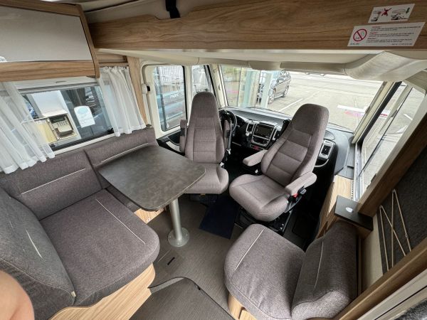 Hymer Exsis-I 678