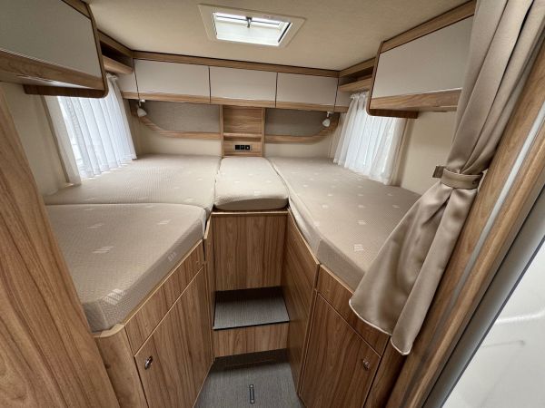 Hymer Exsis-I 678