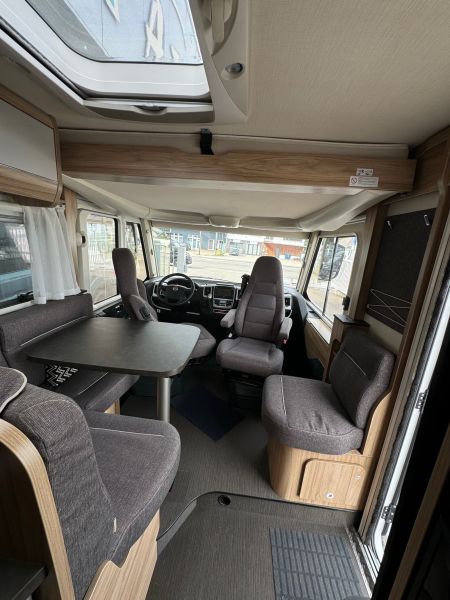 Hymer Exsis-I 678